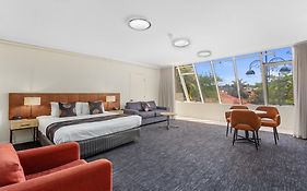 Comfort Hotel Adelaide Meridien